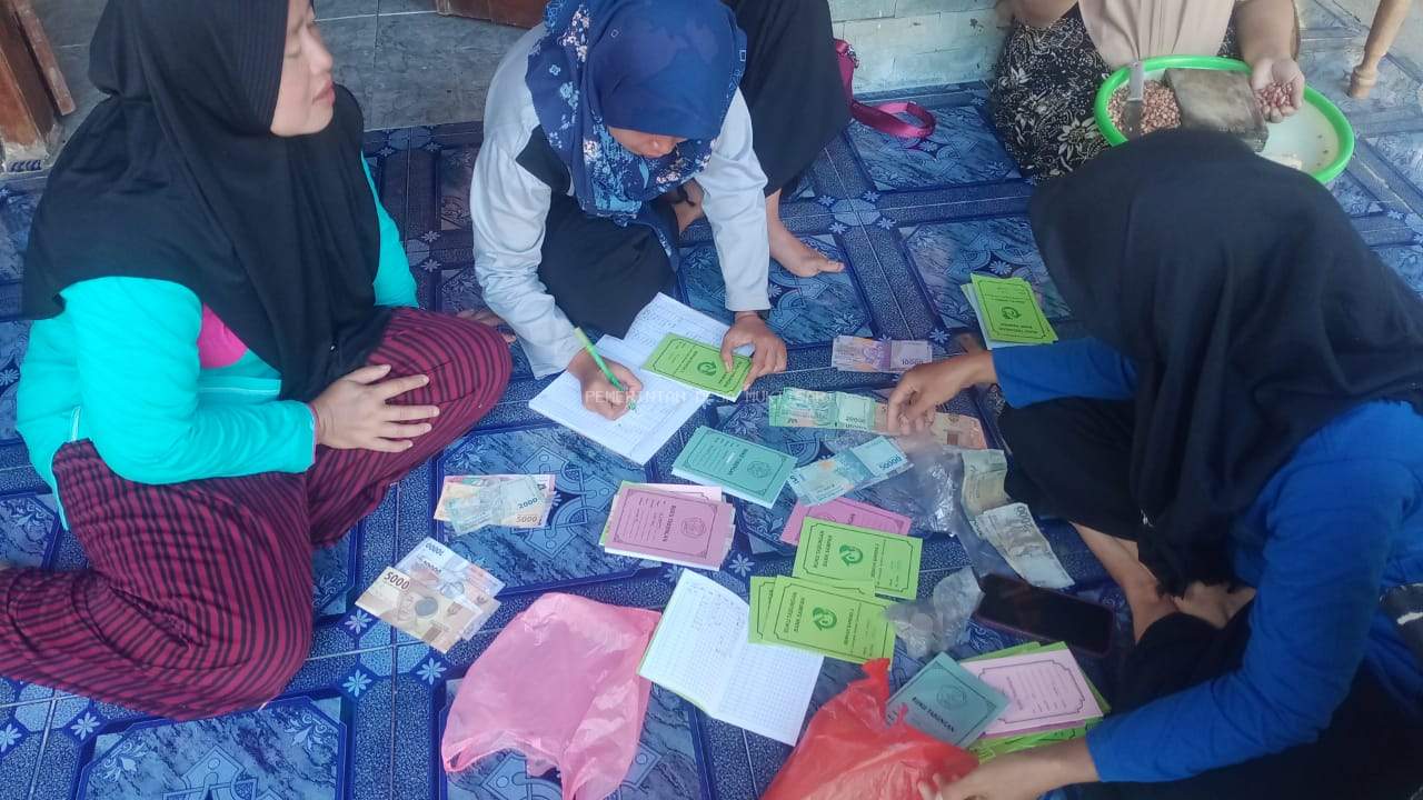 PEMBAGIAN TABUNGAN BANK SAMPAH BERKAH BARENG BULAN FEBRUARI