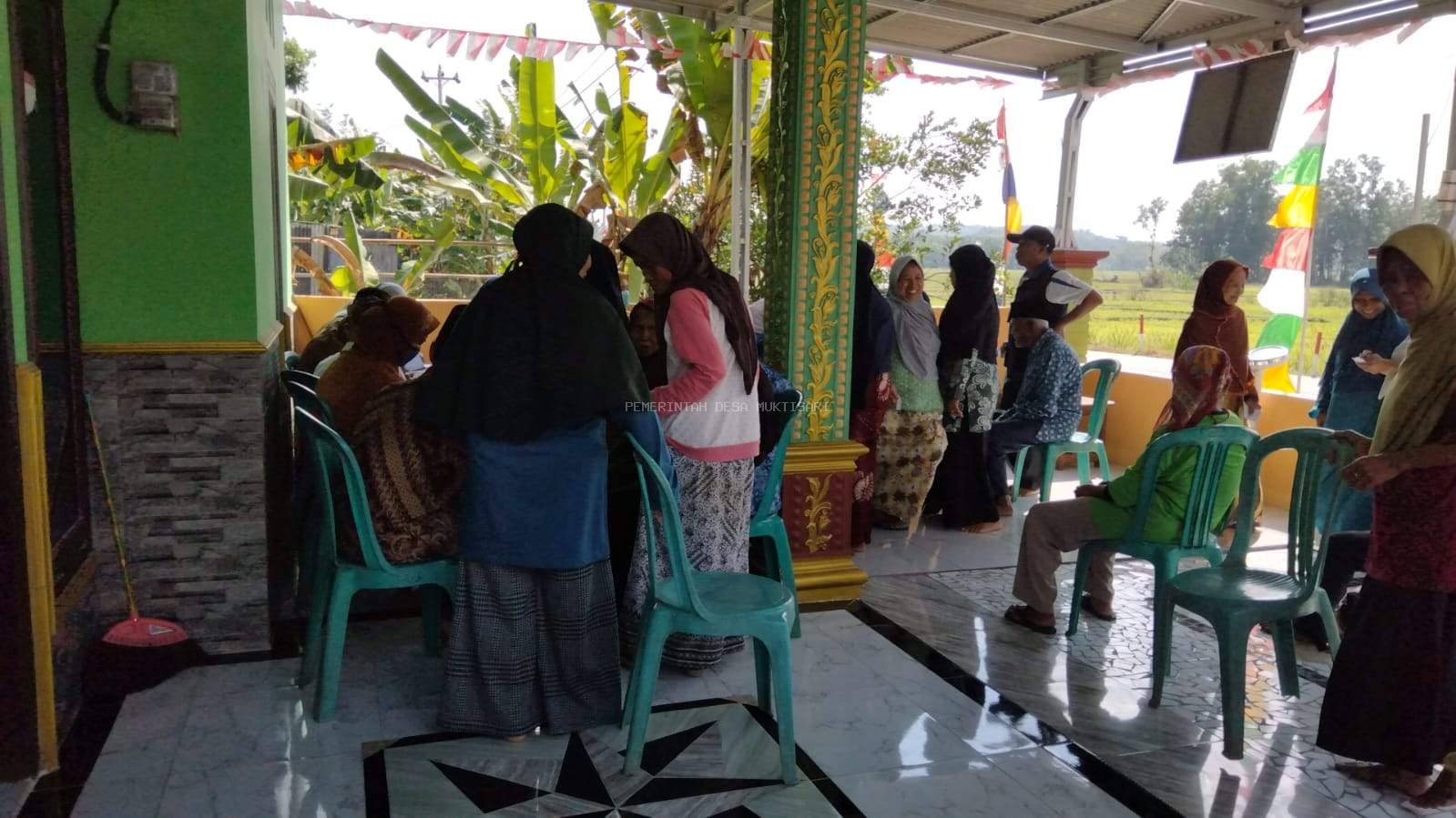WARGA DUSUN LENTONGREJO ANTUSIAS MANFAATKAN KESEMPATAN CEK KESEHATAN GRATIS